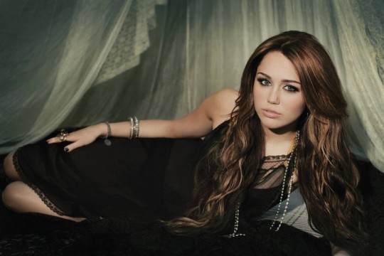 65 - Miley De-a Lungul Anilor