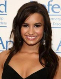 Demi_Lovato_1254688867_1