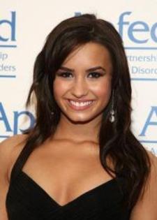 Demi_Lovato_1254688812_4