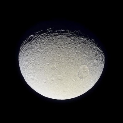 Tethys - satelit Saturn - Planetele Sistemului Solar