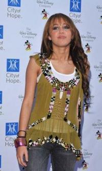 Miley-Ray-Cyrus-1224320223 - stiri miley