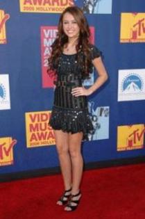 Miley-Ray-Cyrus-1224320402 - stiri miley