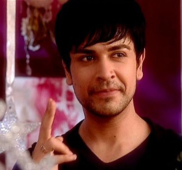 167111_180307678655851_100000298605784_539197_1315535_n - Piyush Sahdev-Sharad