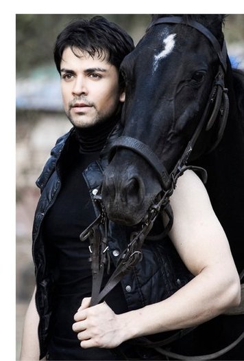 58687_152002118153074_100000298605784_366772_7996900_n - Piyush Sahdev-Sharad
