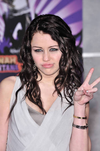 Miley Cyrus - MILEY CYRUS LA PREMIERA HANNAH MONTANA BEST OF BOTH WORLDS