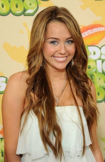Miley Cyrus - MILEY CYRUS LA KIDS CHOICE AWARDS 2009
