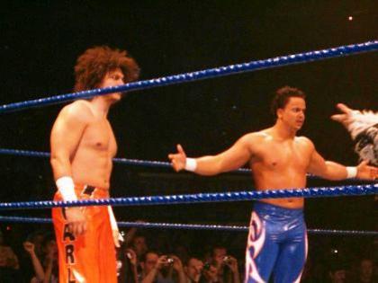 Primo Complaining To Referee - Primo And Carlito