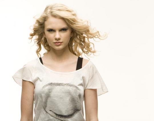 Taylor Swift (19)