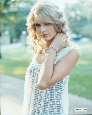 Taylor Swift (6)