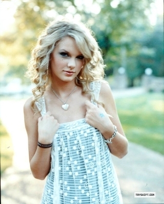 Taylor Swift (16)