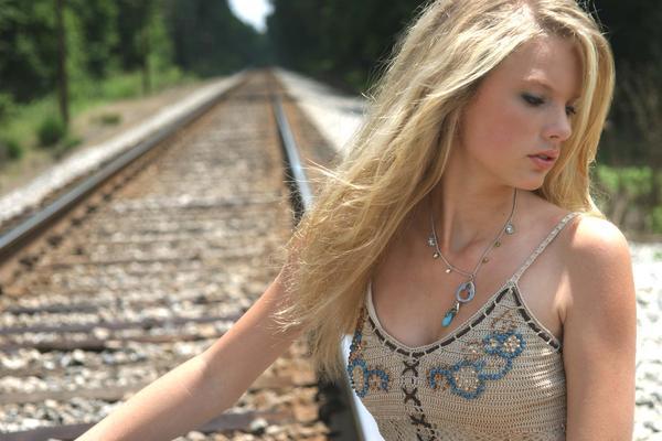 Taylor Swift (7)