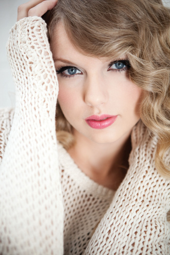 Taylor Swift (22)