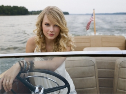 Taylor Swift (28)