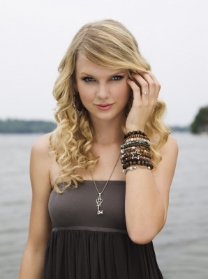 Taylor Swift (40)