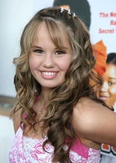 8kfy8wifj9p2k8y9 - cele mai noi poze debby ryan