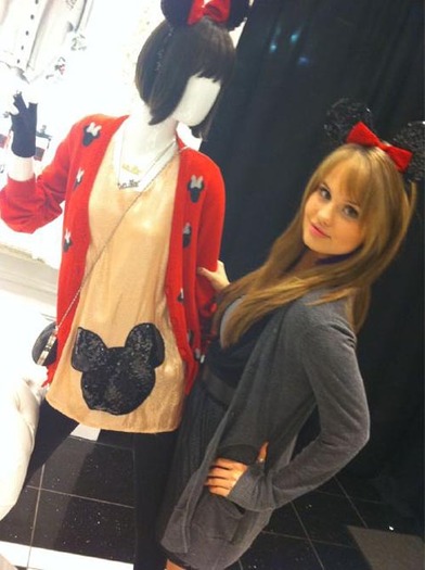 Debby-Ryan-Minnie-Muse