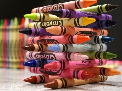 creioane - viata in culori