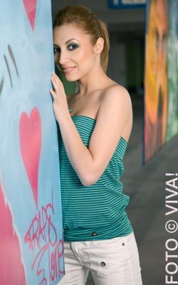 153099820358f08d04645_250_399_