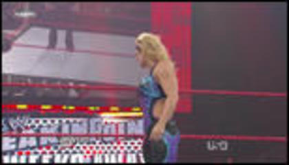 2076739_image035 - 6 divas battle royal Beth Phoenix vs Mickie James