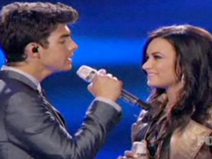 demi lovto si joe jonas - joe jonas si demi  lovato