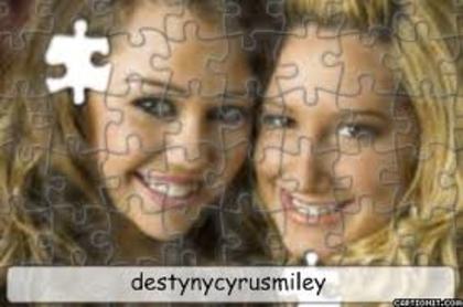 00 a a a a miley si ashley puzzle - Puzzle cu Miley Cyrus si Ashley Tisdale