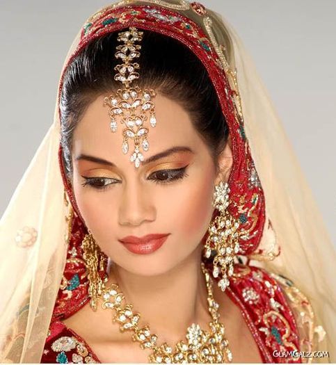 Indian_Brides_with_Eastern_Makeup_8 - date si poze despre BIJUTERIILE indiene