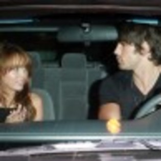 Miley+Cyrus+Boyfriend+Out+Dinner+-HseTJhbcMdl-97x97 - poze album justin gaston