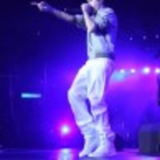 justin-bieber-wango-2-97x97 - Justin Bieber poze noi in concert