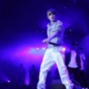 justin-bieber-wango-1-97x97 - Justin Bieber poze noi in concert