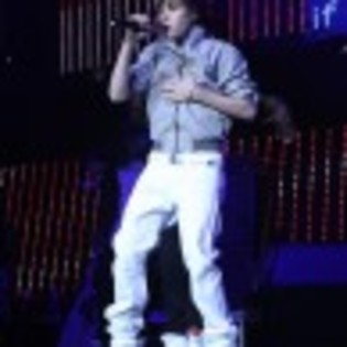 justin-bieber-wango-11_0-97x97 - Justin Bieber poze noi in concert