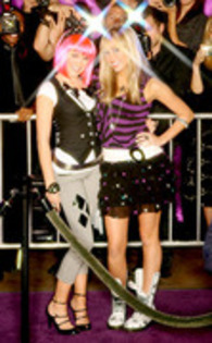 Emily Osmet si Hannah Montana - Fani Emily Osmet