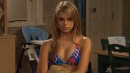 Indiana Evans - Fani Indiana Evans