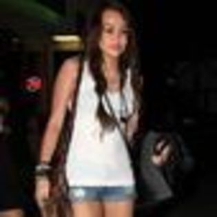 miley-cyrus-458603l-thumbnail_gallery