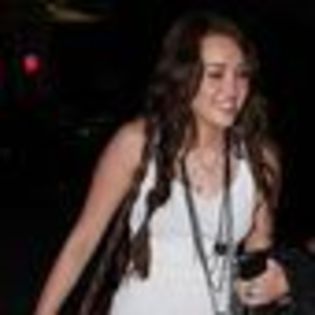miley-cyrus-466727l-thumbnail_gallery