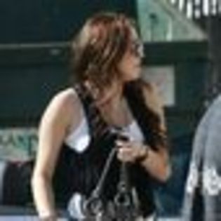 miley-cyrus-496945l-thumbnail_gallery