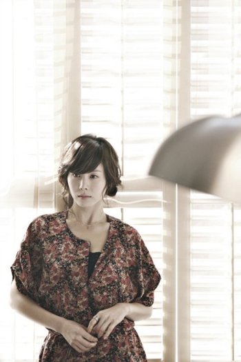 35787_405475577299_341754202299_4090799_1884424_n - a---park ye jin---a