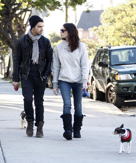 Joe+Jonas+Ashley+Greene+Joe+Jonas+Walking+Tr57RchvClYl - Ashley Greene and Joe Jonas Walking Their Dogs In Hollywood