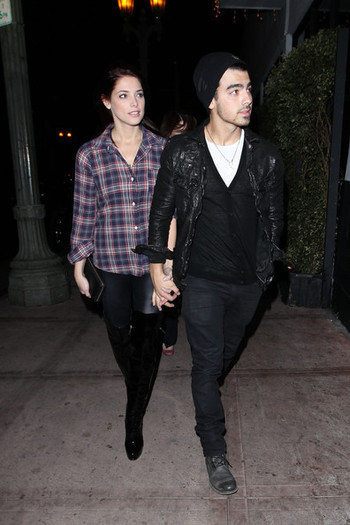 Ashley+Greene+boyfriend+Joe+Jonas+venture+min0qxDjb8ll - Ashley Greene and Joe Jonas at Beso