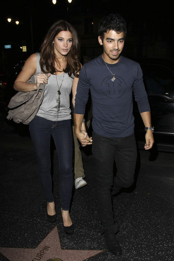 Joe+Jonas+Ashley+Greene+Joe+Jonas+Katsuya+-7nCnzbzKrql