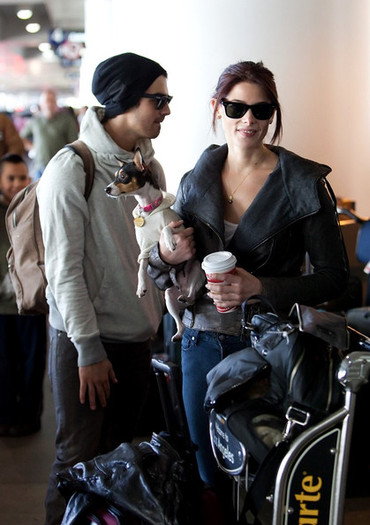 Joe+Jonas+Ashley+Greene+Joe+Jonas+LAX+yfnSAs1-Jqvl - Ashley Greene and Joe Jonas at LAX