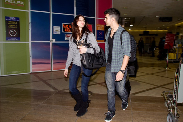 Joe+Jonas+Joe+Jonas+Ashley+Greene+LAX+wWnB6DBdfnhl - Joe Jonas and Ashley Greene at LAX