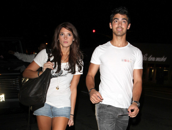 Joe+Jonas+Joe+Jonas+Ashley+Greene+LA+8q7GzgsW_FGl