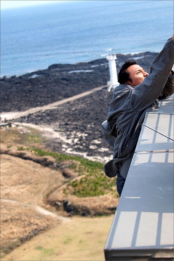 12748396422010052611082