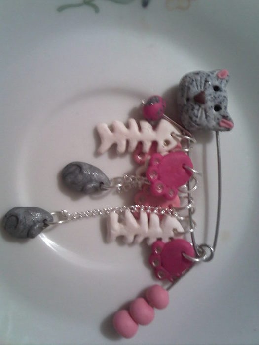 IMG3928brosa pe ac fimo  19 lei