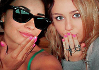 ....Demi si Miley... - xXxDisneyxXx