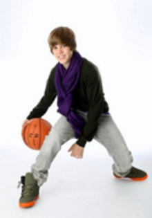 11813311_UZUSJUEBG - poze noi cu justin BIEBER