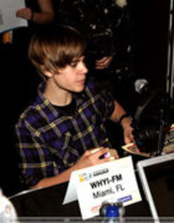 11813367_WFQLTGBNY - poze noi cu justin BIEBER