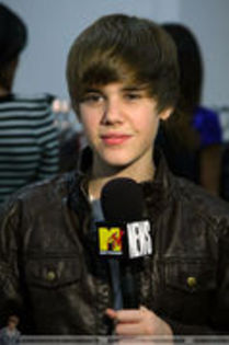 11813408_JUZLCTAPJ - poze noi cu justin BIEBER