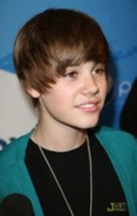 11814371_EPWGFTFPE - poze noi cu justin BIEBER