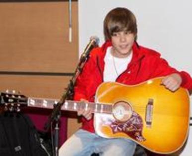 11815416_WHAGSZPBL - poze noi cu justin BIEBER